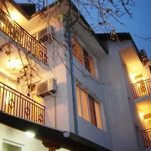 2* Hotel Matev