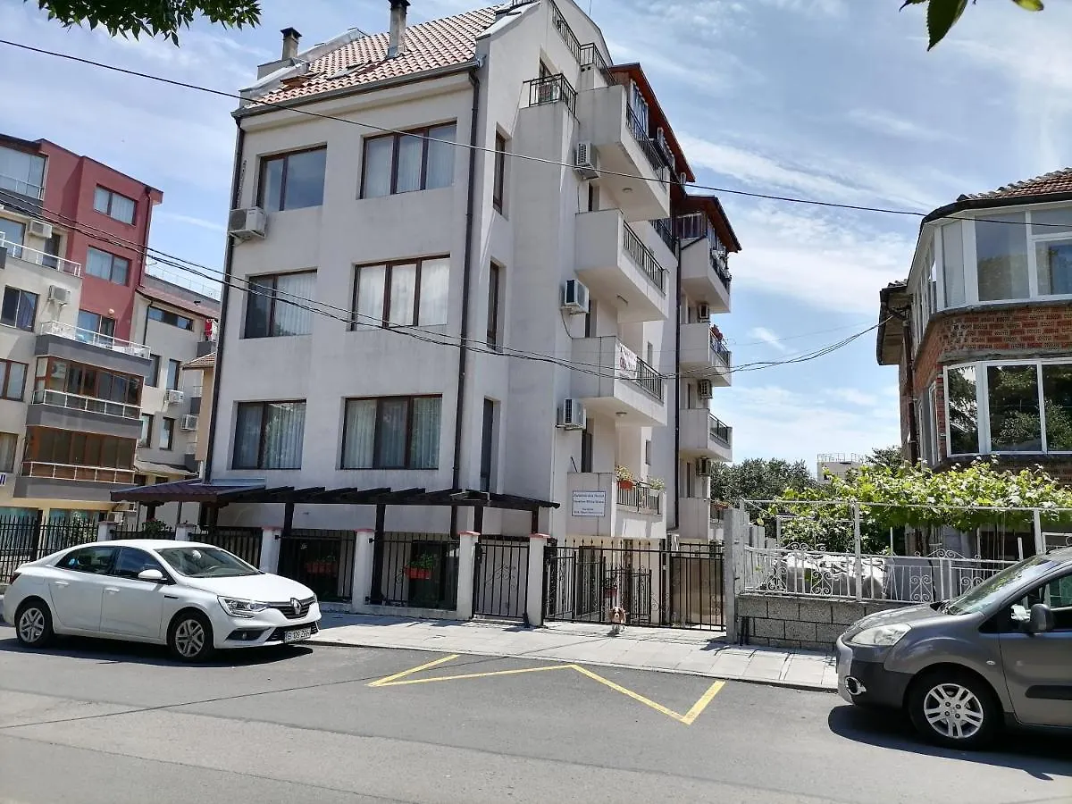 White Home-Apartament Burgas 0*,