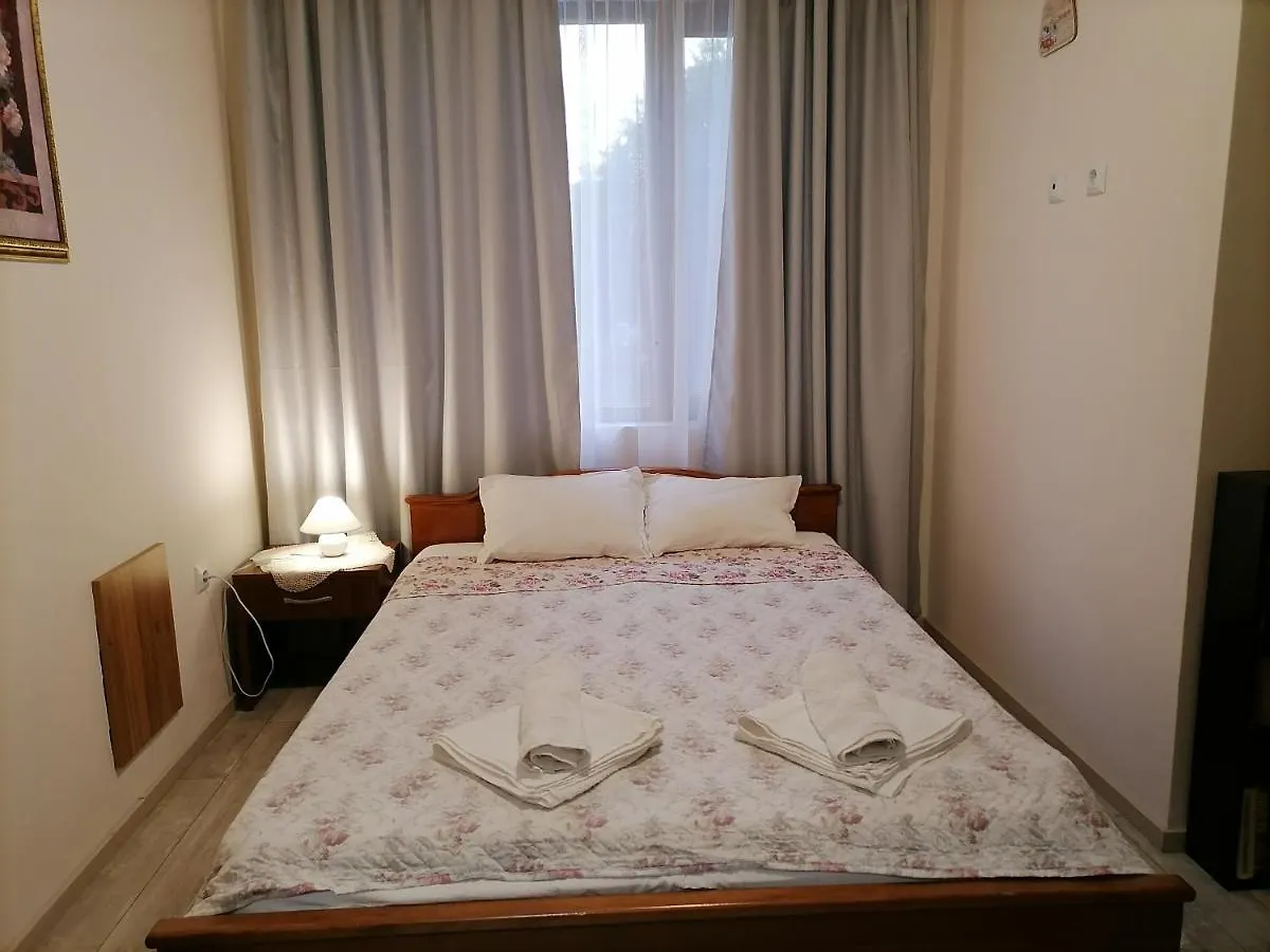 White Home-Apartament Burgas Apartment