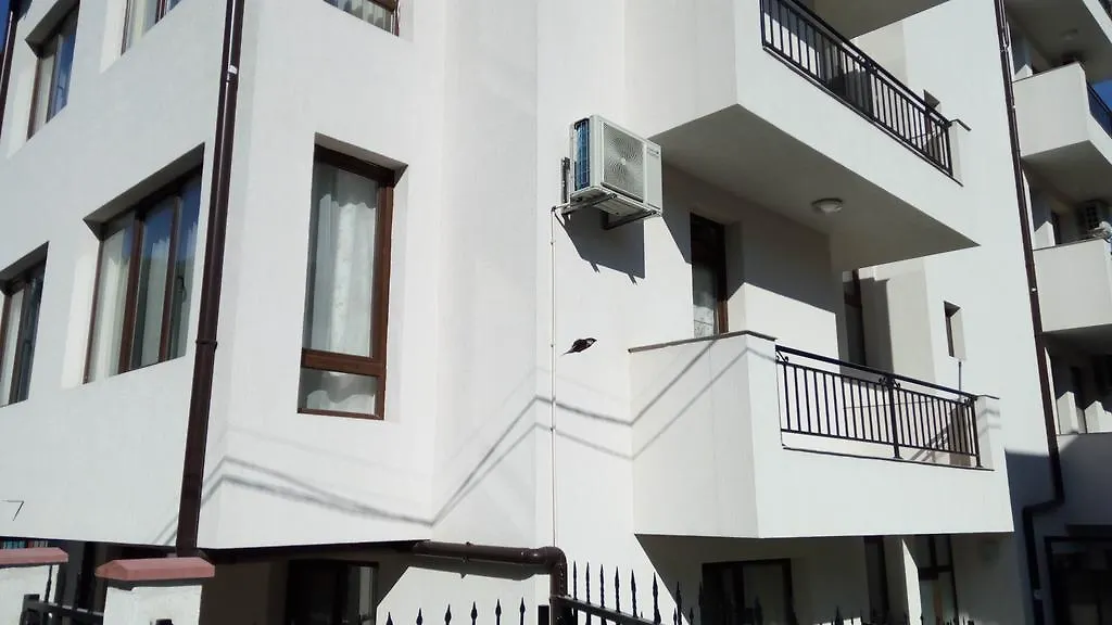 White Home-Apartament Burgas Apartment