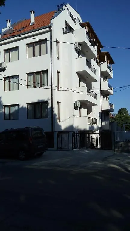 White Home-Apartament Burgas Apartment